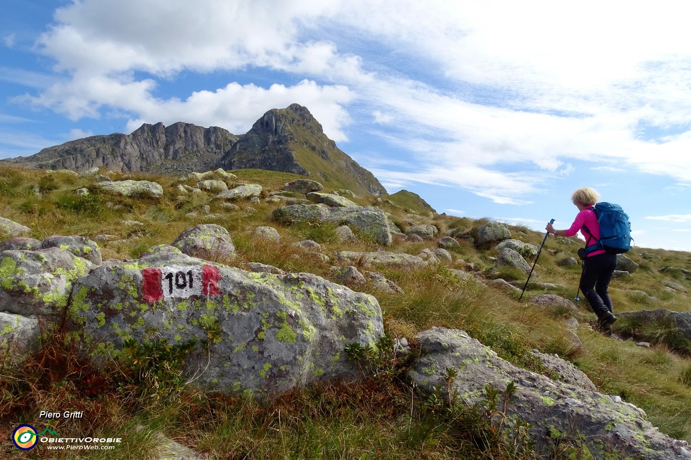 42 Proseguiamo sul sent. 101 con vista sul Pizzo Tre Signori.JPG